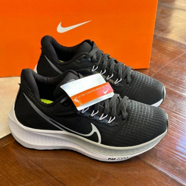 Tênis Air Zoom Esportivo Pegasus - Preto/Branco