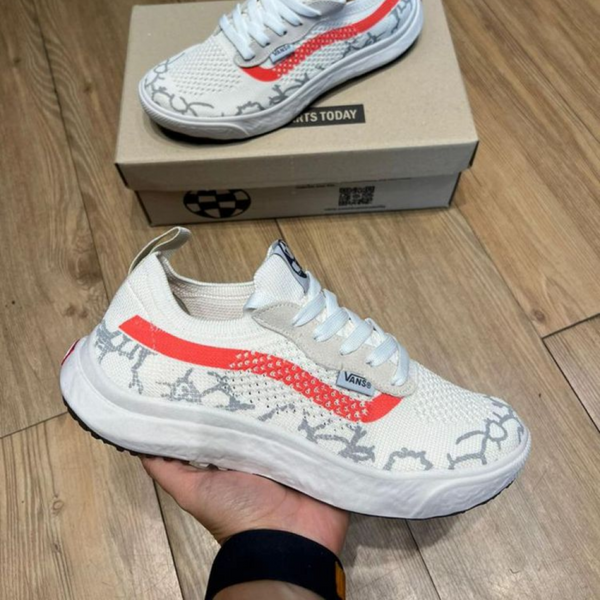 Tênis Ultrarange VR3 - Branco/Laranja