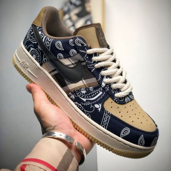 Tênis Air Force 1 - Travis Scott